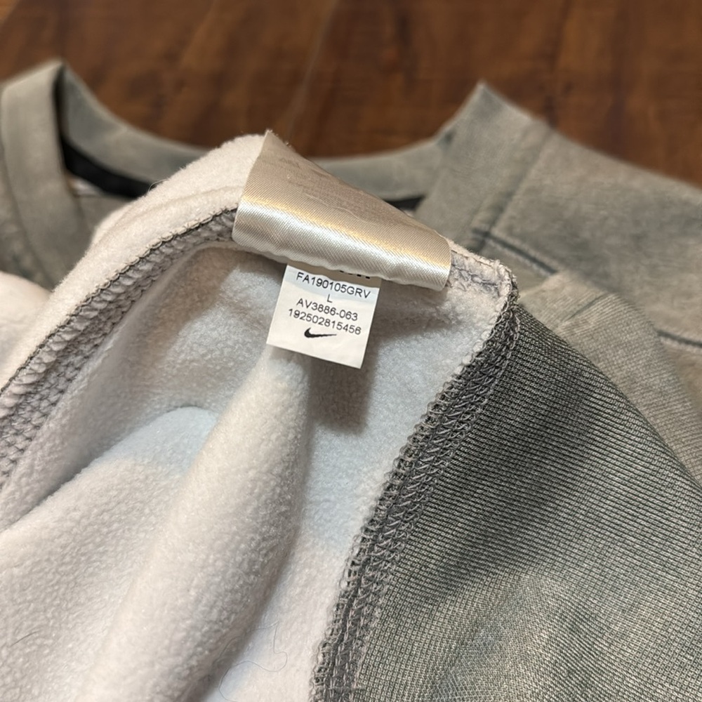 COPY - Nike NFL Los Angeles Chargers Crewneck - Picture 8 of 8